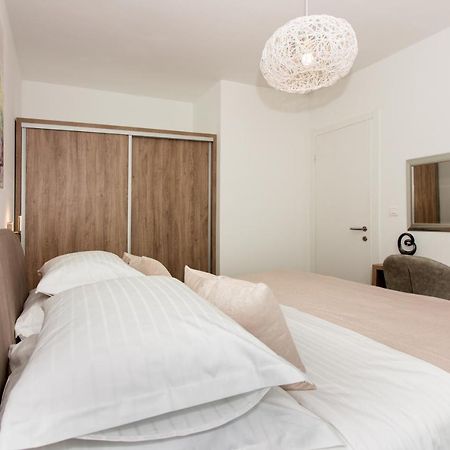 Utopia Apartments สปลิท ภายนอก รูปภาพ