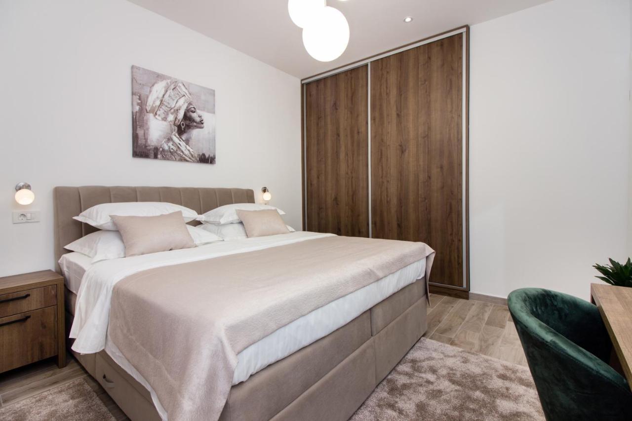 Utopia Apartments สปลิท ภายนอก รูปภาพ