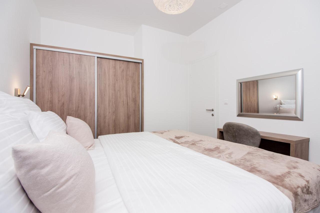 Utopia Apartments สปลิท ภายนอก รูปภาพ